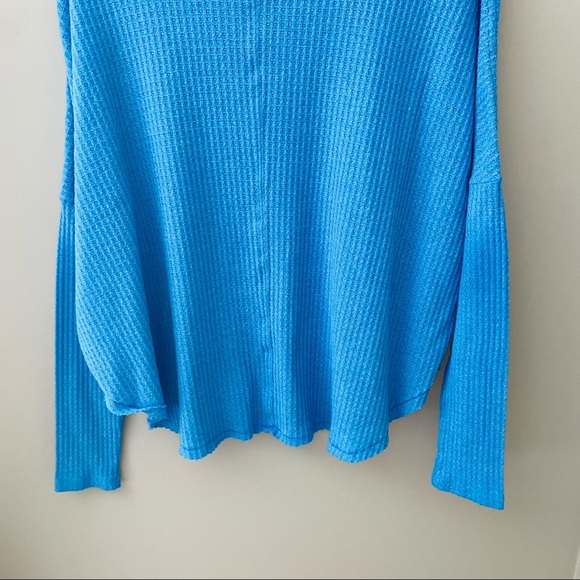 Urban Outfitters Out From Under Jojo Oversized Waffle Knit Top Blue Sz S… - Picture 8 of 8